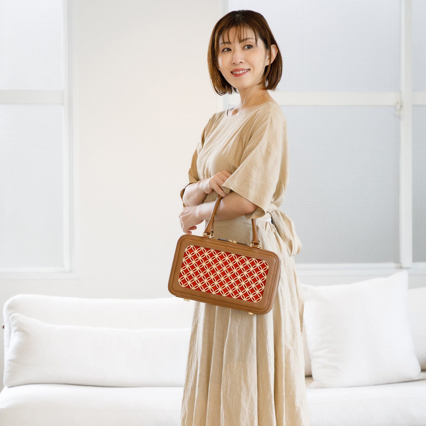 Hanakumiko handbag / Camel × Red