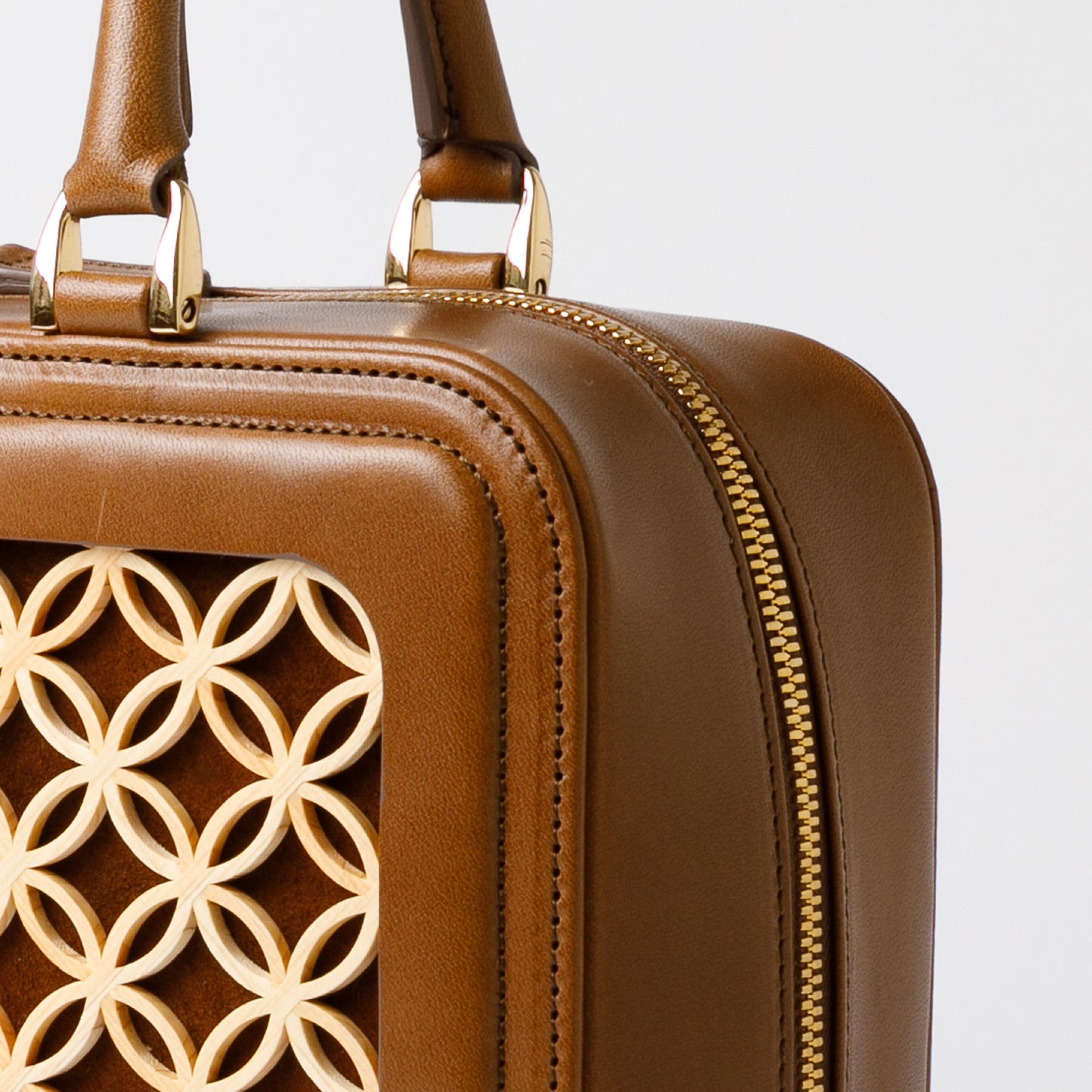 Hanakumiko handbag / Camel × Choco