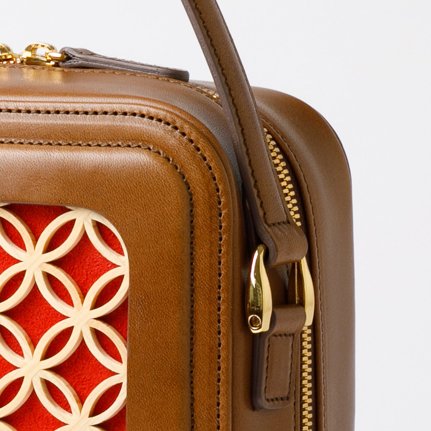 Hanakumiko minibag / Camel × Red