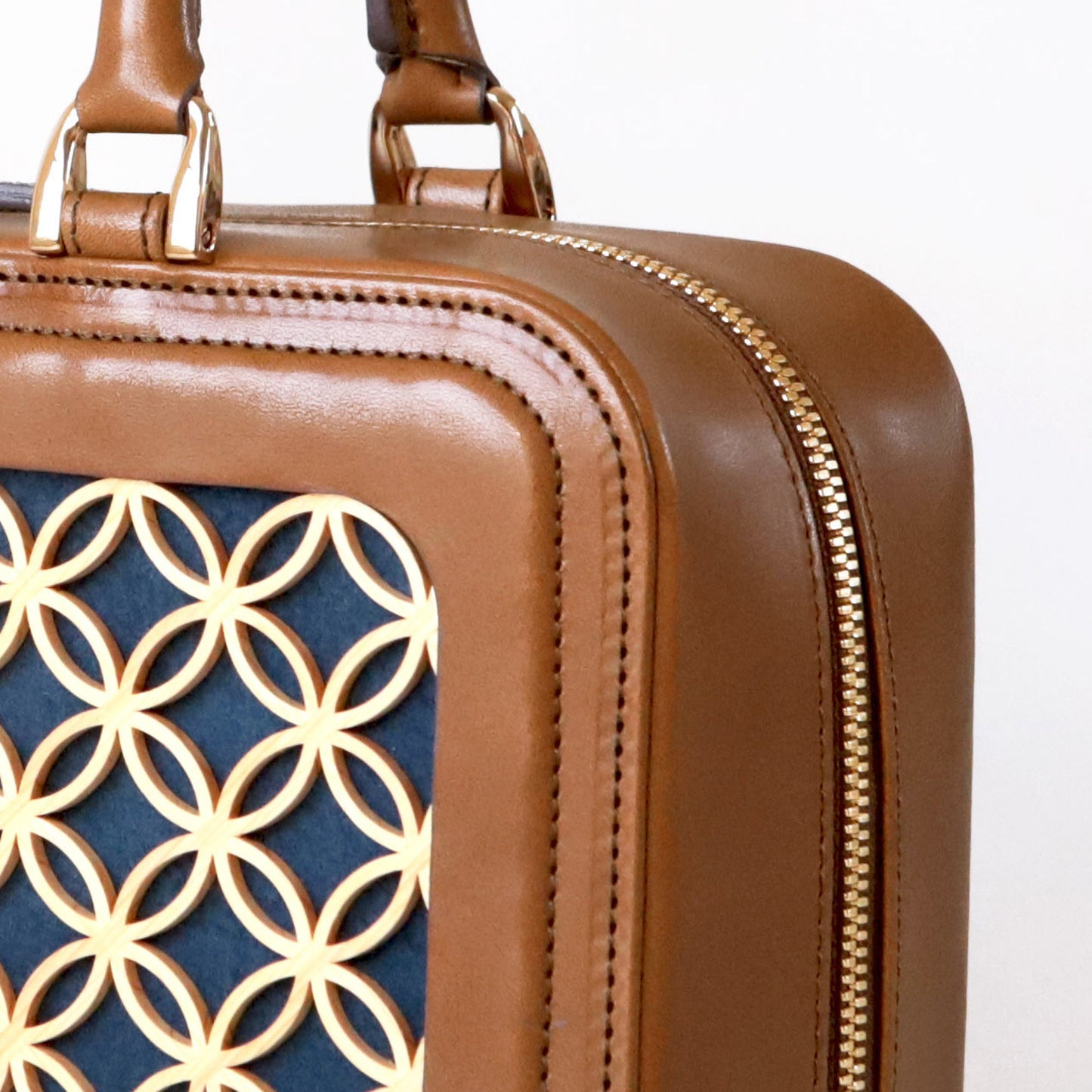 Hanakumiko handbag / Camel × Blue